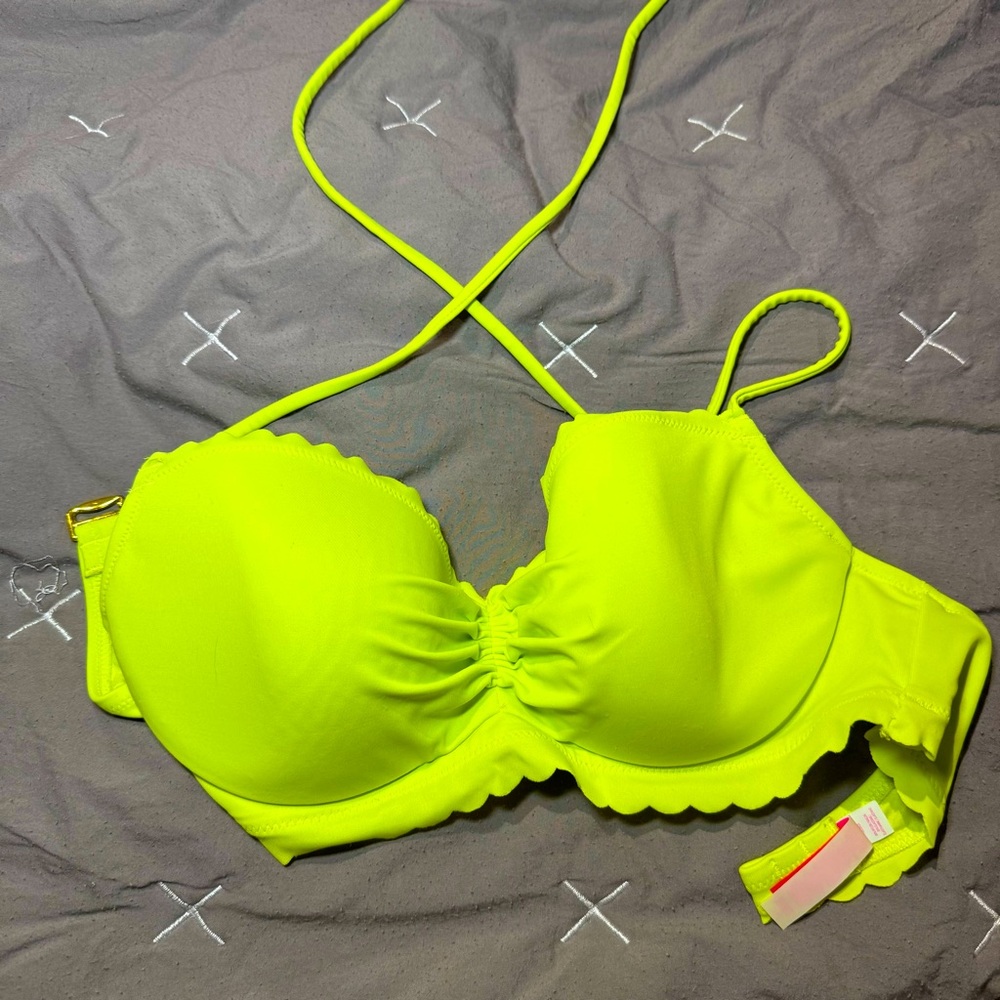 Victoria’s Secret bikini top size 34C